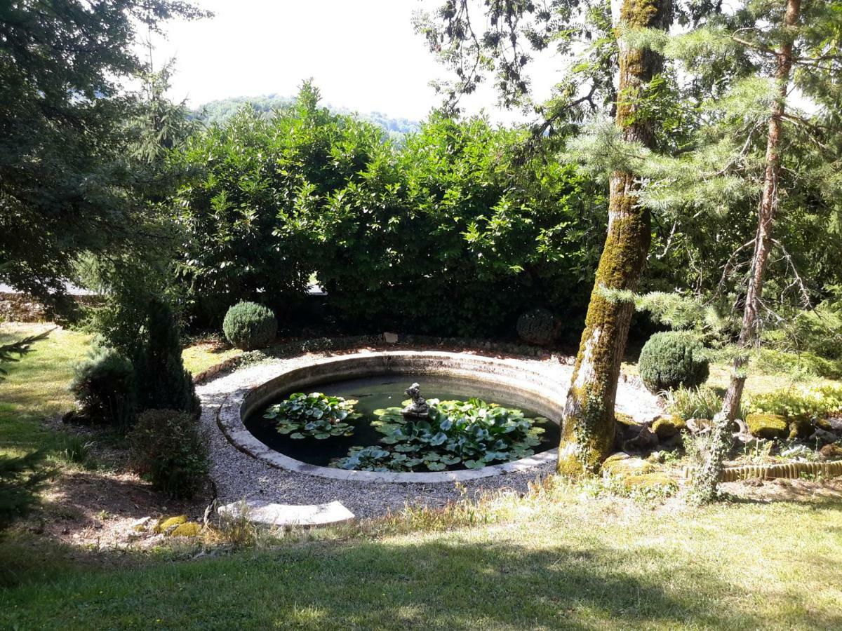 Chateau De Courbelimagne, Raulhac Buitenkant foto