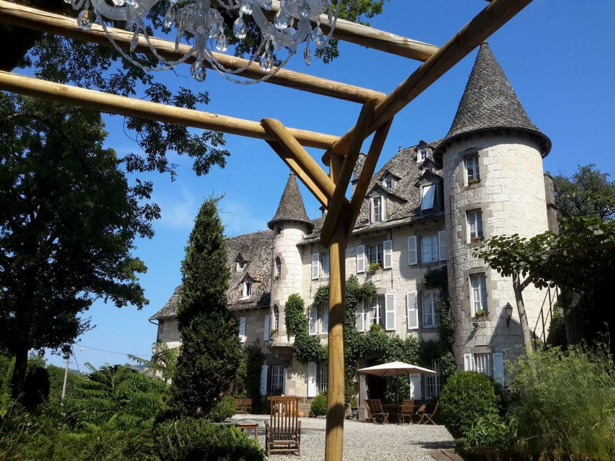 Chateau De Courbelimagne, Raulhac Buitenkant foto