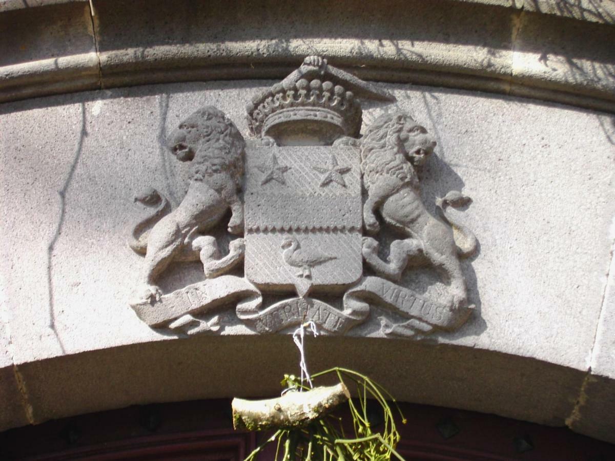 Chateau De Courbelimagne, Raulhac Buitenkant foto